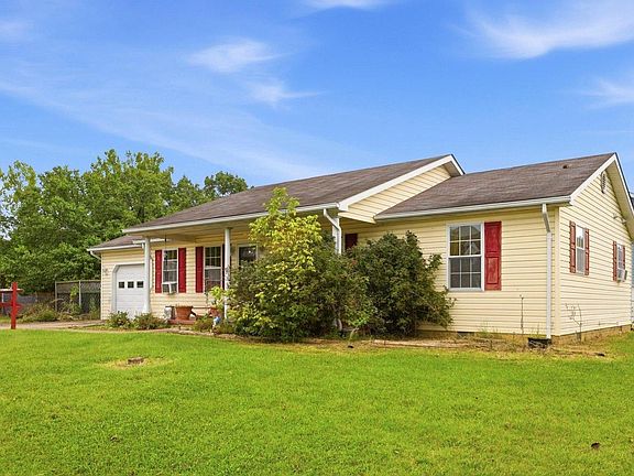 4th image of 225 Duke Cir