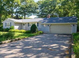 2085 Bray Ave, Laurel, NY 11948