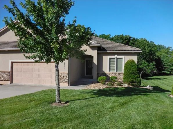 4102 NE Chapel Manor Ct, Lees Summit, MO 64064