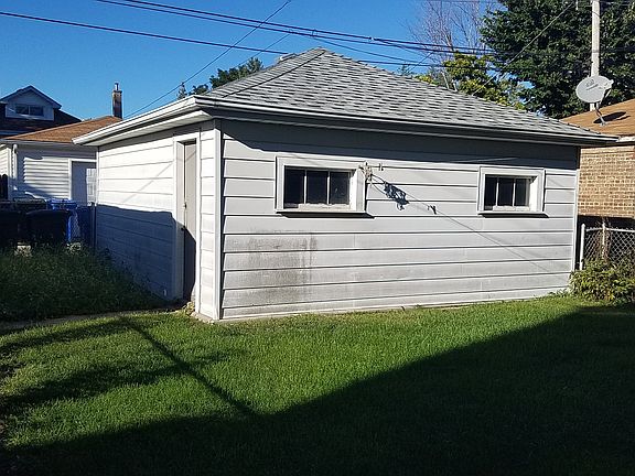 3rd image of 5224 W Wellington Ave