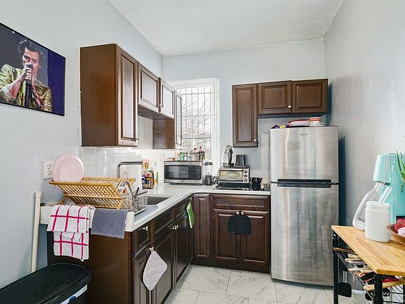 3rd image of 2213 N Camac St #B
