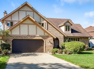 1675 Charlemagne Dr, Hoffman Estates, IL 60192