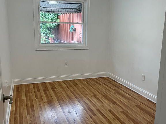 5th image of 2206 15th St NE