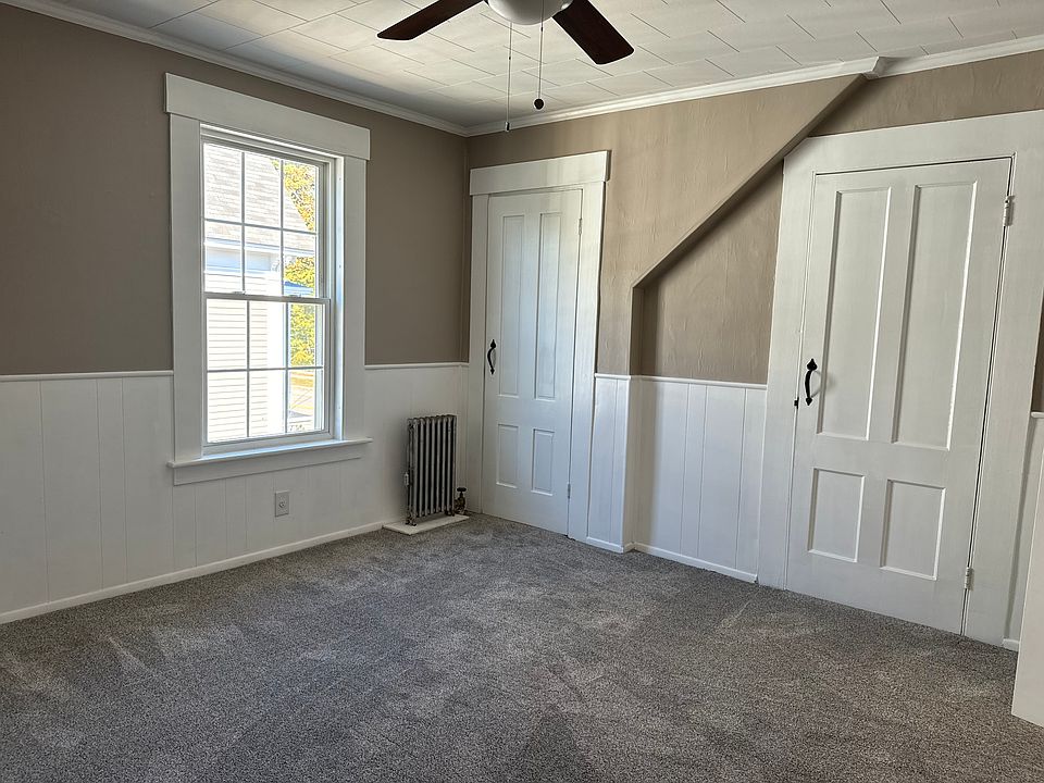 3rd Bedroom, 2 closets!