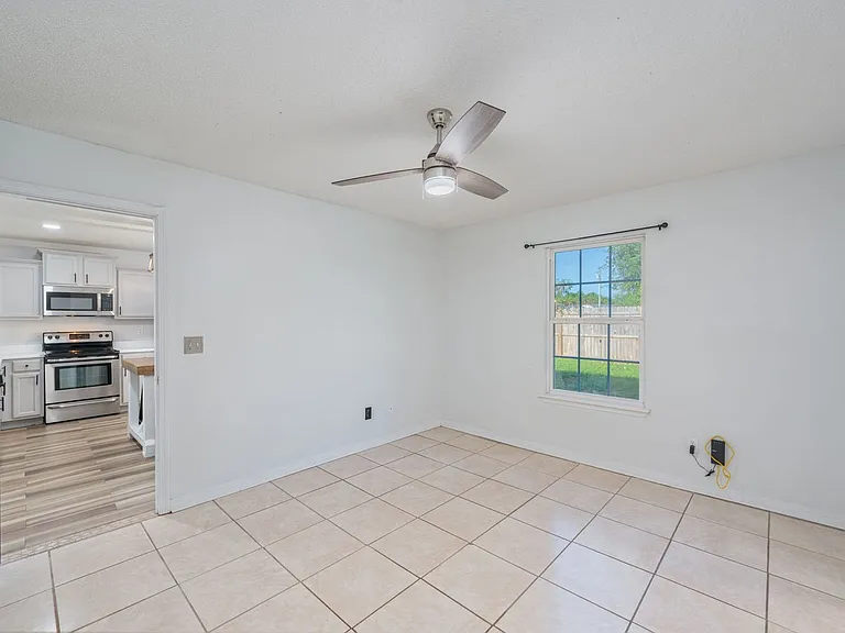 4660 Dove Way — Photo 17