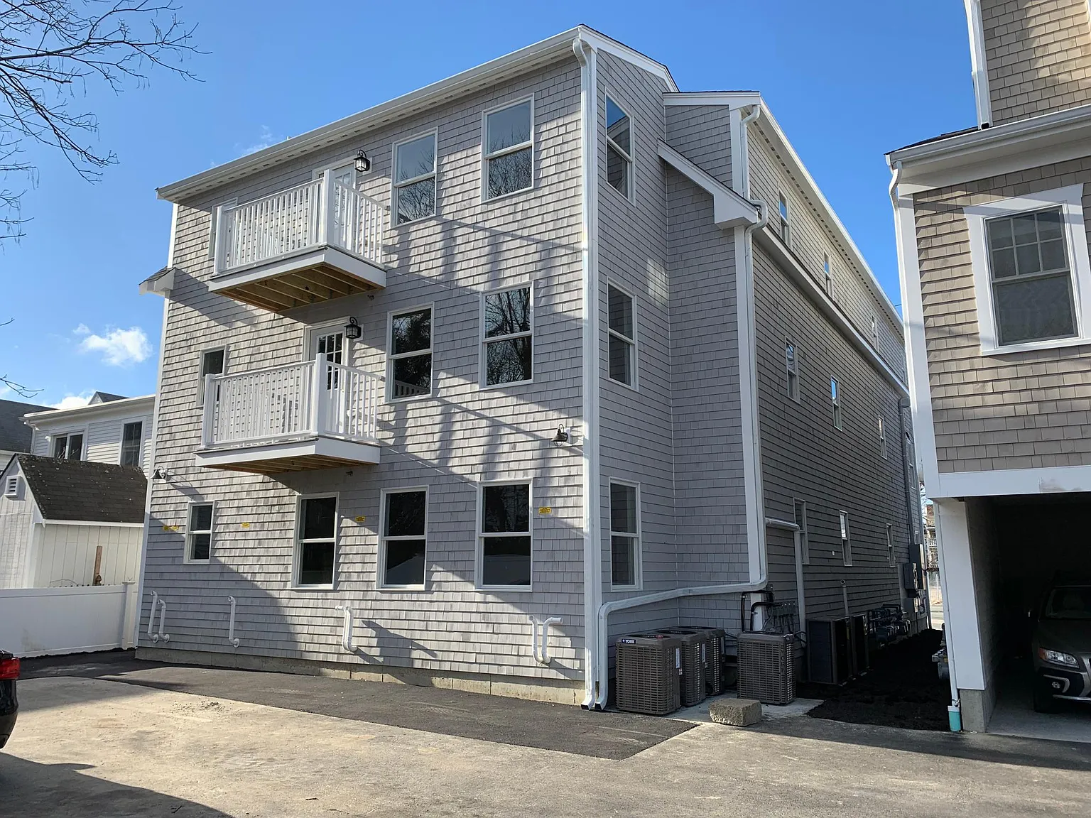 1 bed, 765 sqft, $2,825 — Photo 3