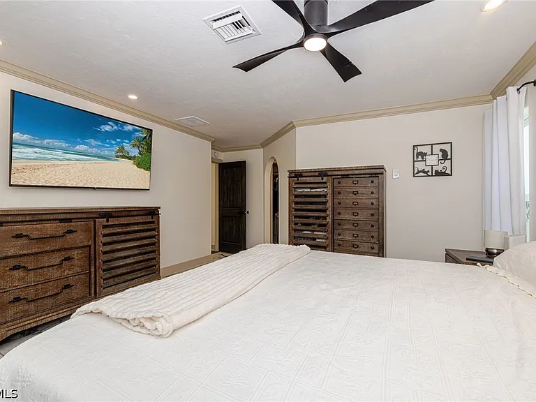 2507 Lakeview Dr — Photo 30