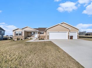 11304 Sand Hill Dr, Grass Lake, MI 49240