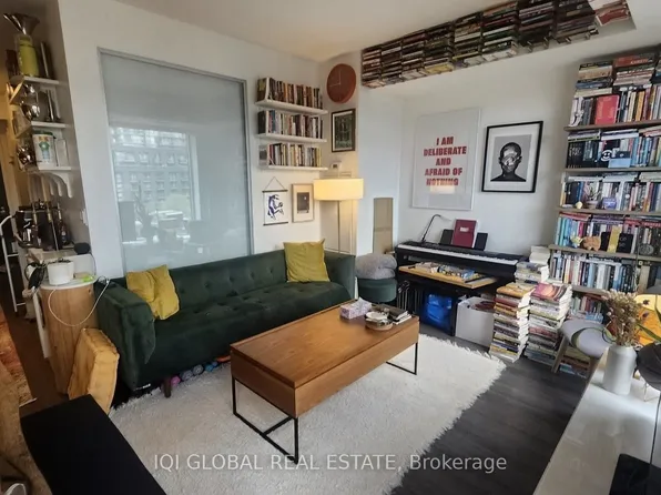 106 Dovercourt Rd #407, Toronto, ON M6J 0G4