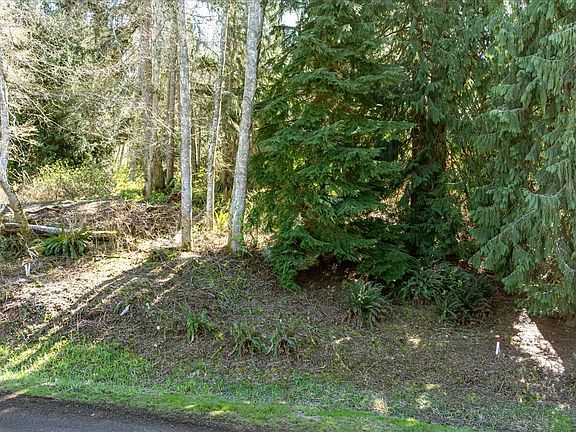 4th image of 1774 Twin Oaks Lane