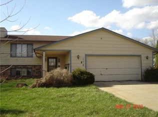 208 E Cardinal Cir, Brandon, SD 57005