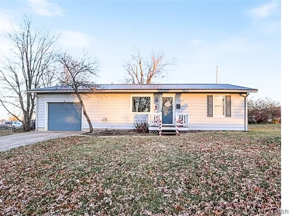 1006 Krauss Dr, Eldon, MO 65026