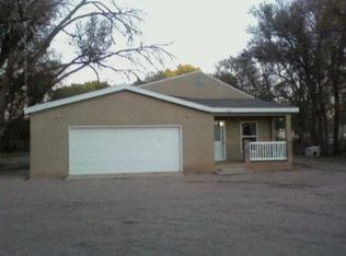 2416 Los Faisanes Rd SW, Albuquerque, NM 87105