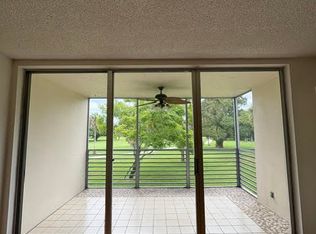 3800 Oaks Clubhouse Drive Unit 211, Pompano Beach, FL 33069