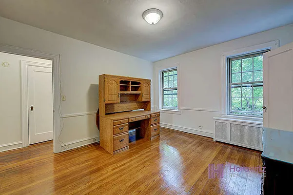 Sold by Horowitz Real Estate | media 8