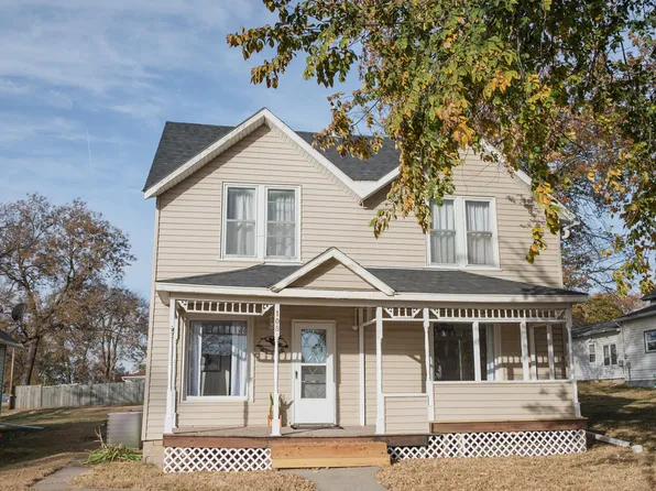108 N Chestnut St, Avoca, IA 51521