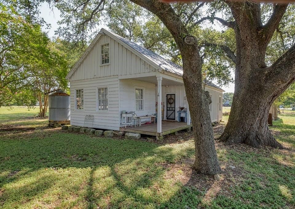 101 Zilss Rd, Winchester, TX 78945 MLS 95680160 Zillow