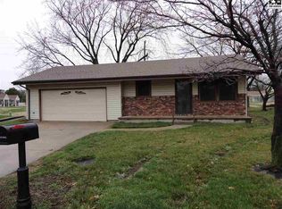 1389 Oakmont Ct, McPherson, KS 67460