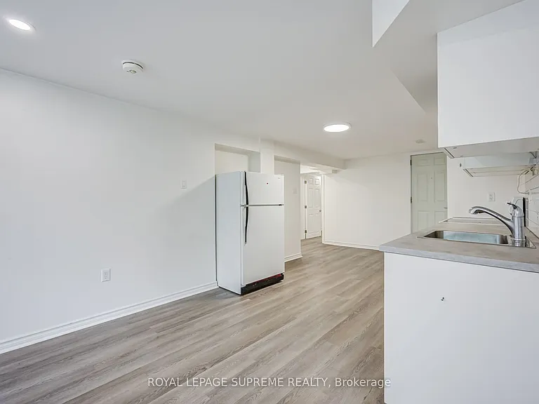 27 Dalrymple Dr — Photo 8