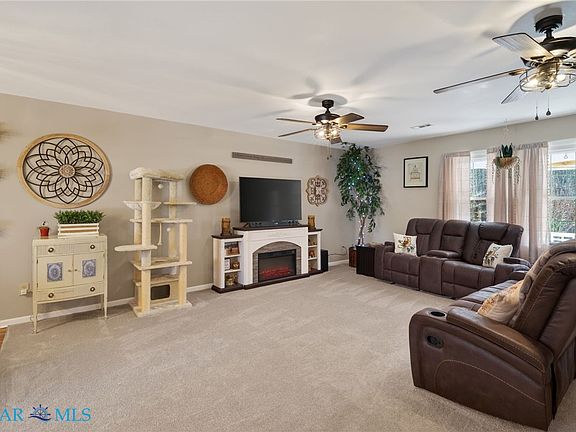 5th image of 10083 Burkes Pond Rd