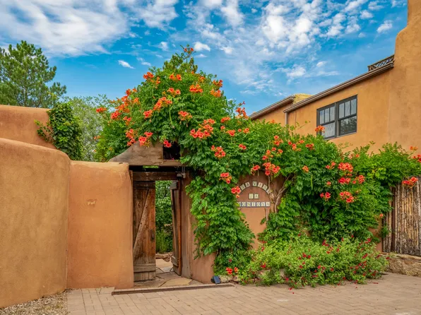 1A Montoya Cir, Santa Fe, NM 87501