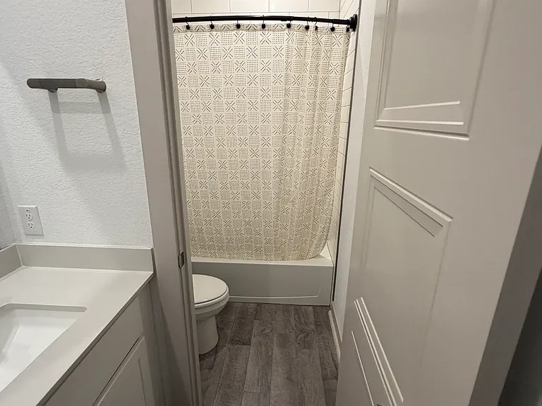 561 Eiseley Dr — Photo 9