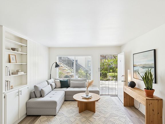 4th image of 4582 Maryland St #2
