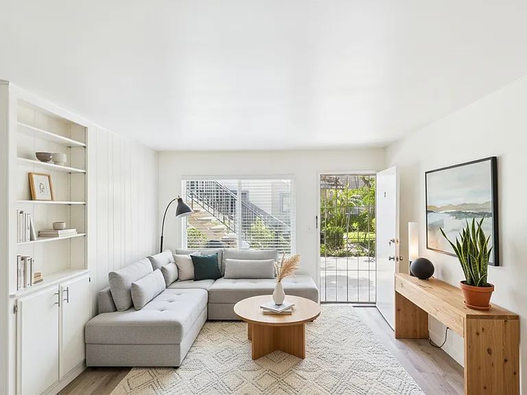 4582 Maryland Street — Photo 4