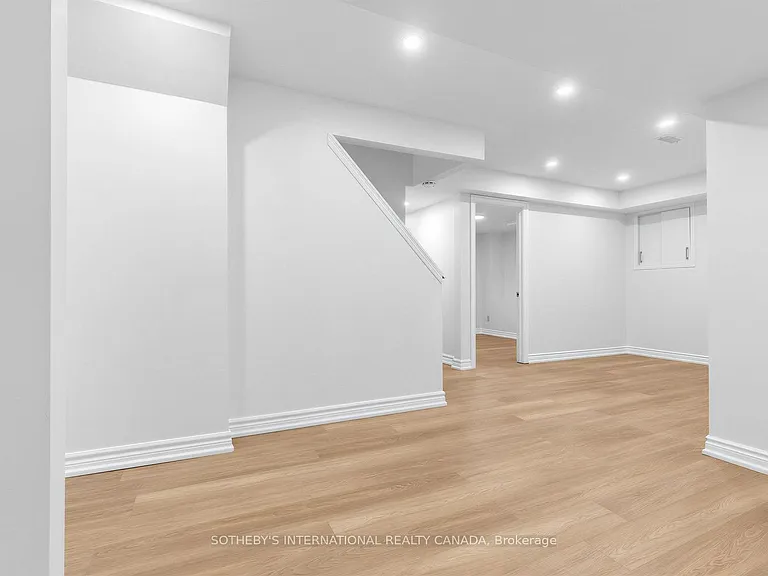 11 Valley Centre Dr #BASEMENT — Photo 25