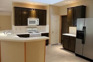 4th image of 3815 Paigewood Dr