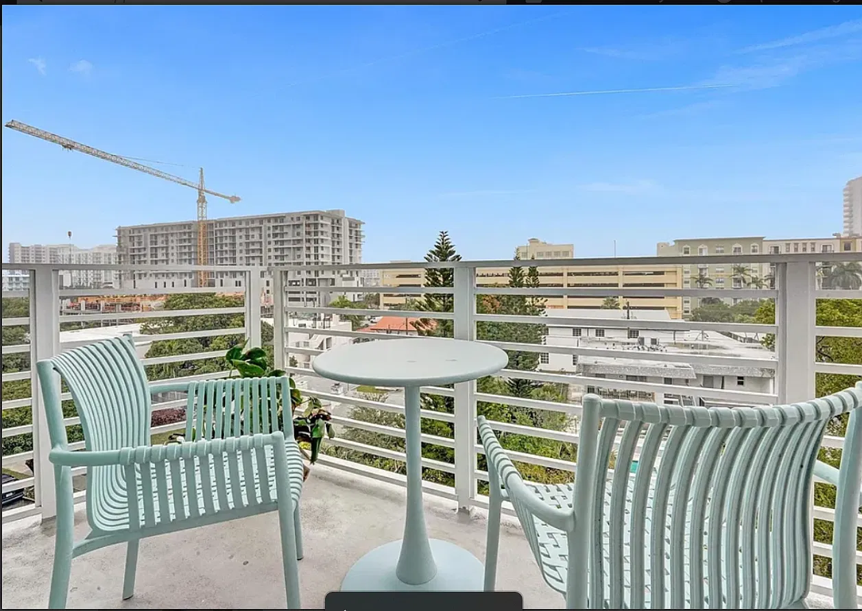 1 bed, 1170 sqft, $2,900 — Photo 3