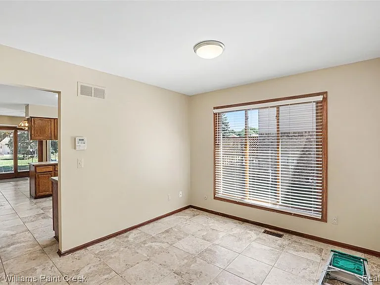 4847 Bayleaf Dr — Photo 9