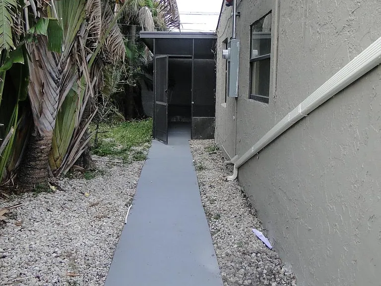 2105 Monroe Ter — Photo 5