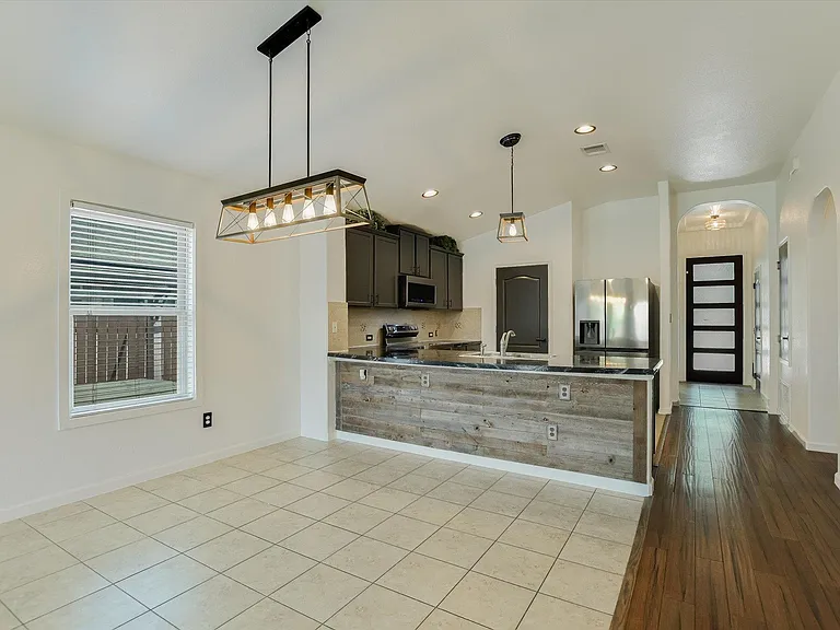 18821 Mangan Way — Photo 6