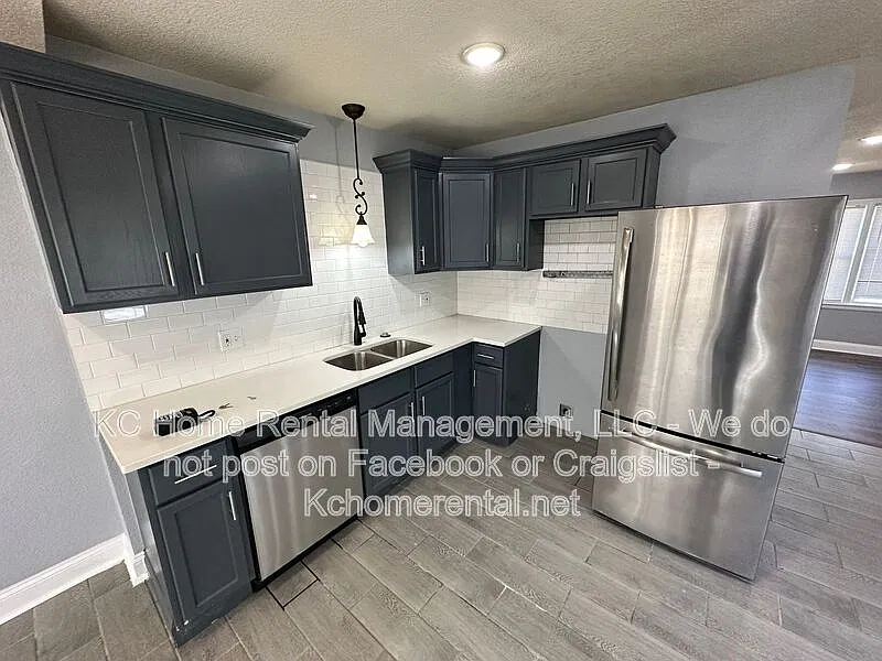 3 bed, 2.0 bath, $1,395 — Photo 4