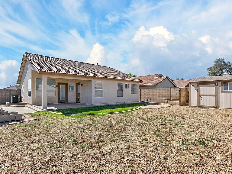 1948 E Carla Vista Dr — Photo 6