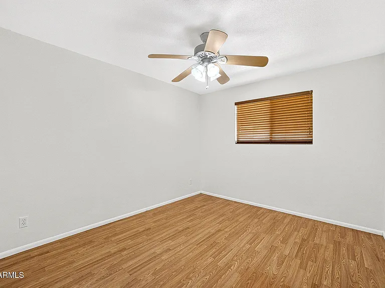 1137 E Bishop Dr — Photo 19