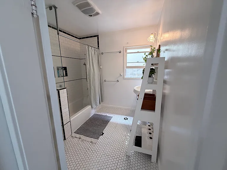 674 E Flower Ave — Photo 25