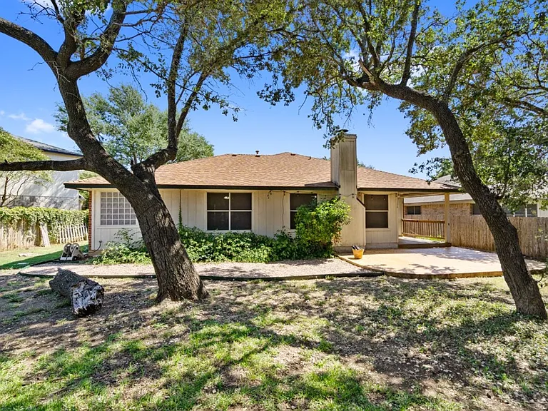 1514 Royce Ln — Photo 23