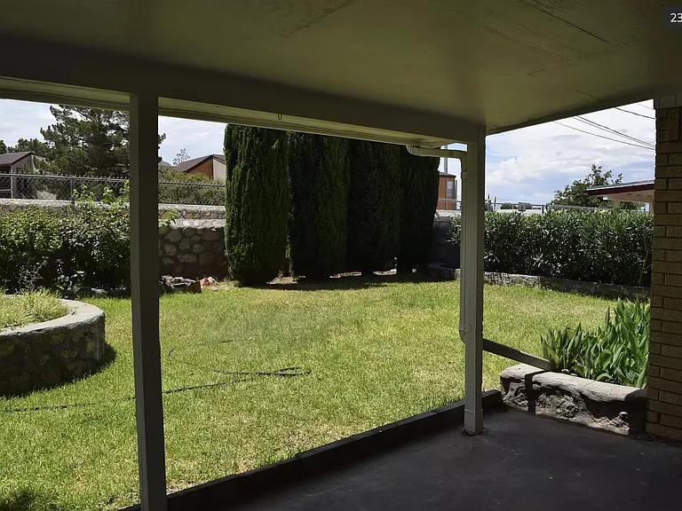10349 Biscaine St — Photo 19