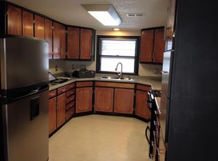 9808 E 69th St, Raytown, MO 64133