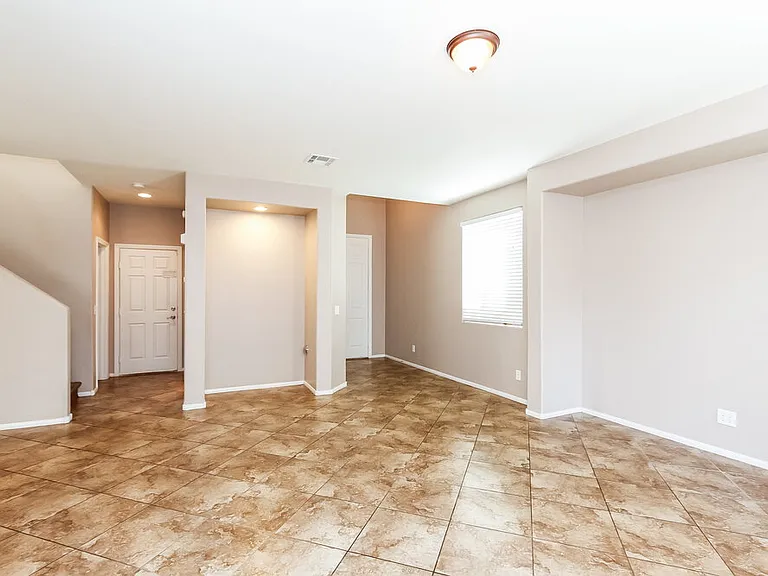 9081 Sheffield Garden Ave — Photo 3