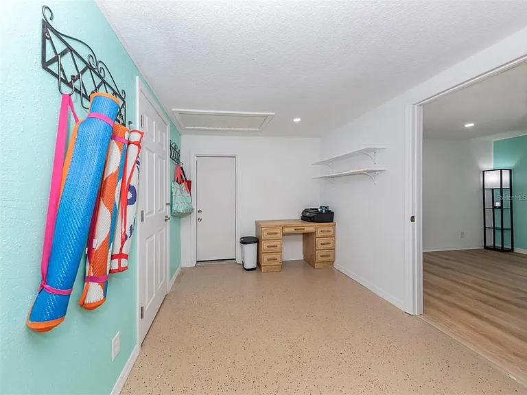 6115 Carlton Ave — Photo 35