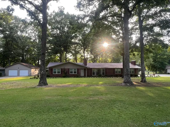 301 Dogwood Dr, Boaz, AL 35957