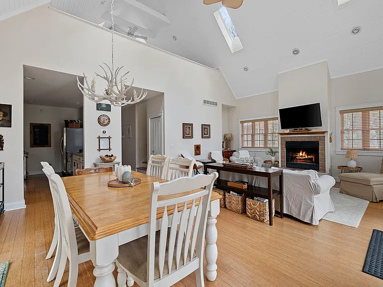 16 Walden Way — Photo 14