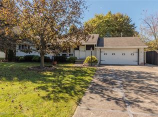 17690 Ash Dr, Strongsville, OH 44149