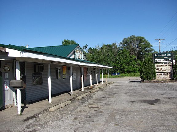 4th image of 325 W Main St