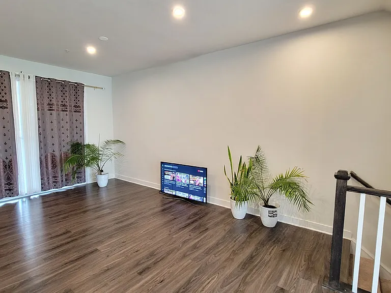 8663 Shady Pines Dr — Photo 7