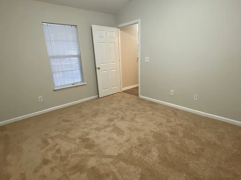 Meridian Park Apartments — Photo 108