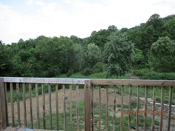 5th image of 989 Highridge Dr